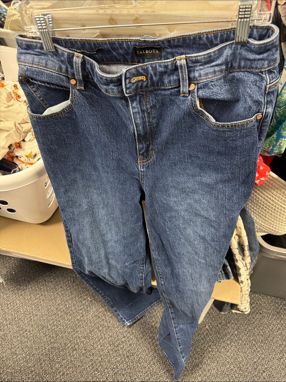 Talbots high waist relaxed jeans size 12 // 052422